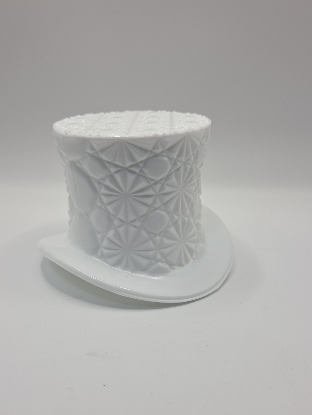 Fenton Large Milk Glass Daisie And Button Top Hat. Vintage